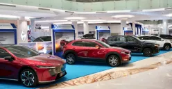 Mazda tampilkan tiga model terbaru di BCA Expo Surabaya 2026. Berikut harga lengkap OTR Jawa Timur. (Sumber: Eurokars Motor Indonesia (EMI))