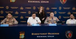 Polda Metro Jaya menetapkan 47 orang sebagai tersangka terkait kasus perusakan fasilitas umum dan penganiayaan setelah demonstrasi 27 Agustus 2026. (Sumber: Poskota/Ali Mansur)