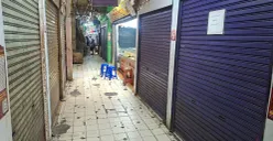 Beberapa kios di Pasar Tradisional Pondok Labu, Jakarta Selatan, tutup, Kamis, 3 September 2026. (Sumber: Poskota/Angga Pahlevi)