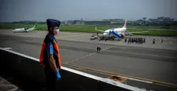 Bandara Husein Sastranegara Bandung menjadi bandara terbaru yang ditutup akibat terdampak sebaran abu vulkanik Gunung Anak Krakatau. (Sumber: X/@txttransportasi)