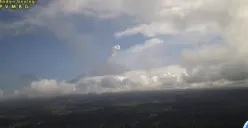 Gunung Semeru mengalami erupsi pada Minggu (6/9) pagi dengan kolom abu teramati mencapai sekitar 1.000 meter di atas puncak. (Sumber: PVMBG_Badan Geologi)