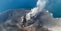 Gunung Anak Krakatau erupsi. (Sumber: Dok.esdm.go.id)