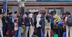 Ilustrasi penumpang kereta rel listrik (KRL) commuter line Jabodetabek. (Sumber: KAI Commuter)