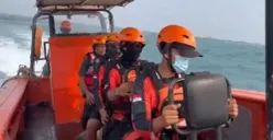 Tim SAR gabungan saat melakukan pencarian korban hilang kontak di Selat Sunda. (Sumber: Istimewa)