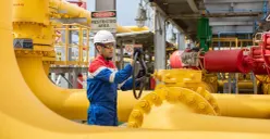Pekerja memperbaiki pipa gas bawah laut di Teluk Jakarta. (Sumber: Dok. Istimewa)