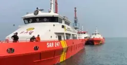 Sejumlah kapal menyisir perairan Selat Sunda melakukan pencarian 5 jurnalis dan 3 ABK yang hilang. (Sumber: SAR Banten)