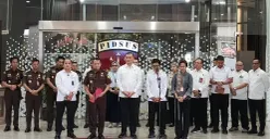 Tim 9 Kejagung memastikan perkara dugaan korupsi dan TPPU yang menjerat mantan Jampidsus Febrie Adriansyah, DR, dan NH segera masuk tahap penuntutan. (Sumber: Poskota/Ali Mansur)