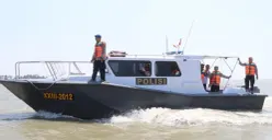 Jajaran Polresta Tangerang saat melakukan penyisiran laut Tangerang-Serang. (Sumber: Istimewa)