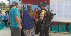 Personel Satuan Brimob Polda Metro Jaya menggelar patroli pengamanan Pilkades Serentak 2026 di wilayah Tambun Utara, Kabupaten Bekasi, Minggu, 20 September 2026. (Sumber: Dok. Istimewa)