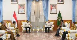 Gubernur Banten Andra Soni bersama jajaran Telkom Akses dalam audiensi di Serang, Selasa, 22 September 2026. Pertemuan membahas penguatan infrastruktur dan penataan jaringan telekomunikasi di Banten.(Sumber: Telkom)