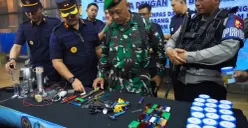 Petugas menggelar barang razia temuan di Rutan Kelas I Depok pada Rabu, 23 September 2026. (Sumber: Humas Rutan Kelas I Depok)