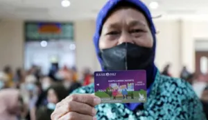 Ilustrasi - Pencairan KLJ dan KAJ Agustus 2026 hingga hari ini, Kamis, 27 Agustus 2026 masih belum diterima oleh para penerima manfaat. (Sumber: DPRD DKI Jakarta)