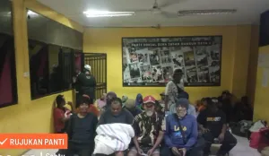 Para PPKS Haji Gocap dibawa ke Panti. (Sumber: Sudinsos Jakarta Selatan)
