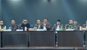 Konferensi pers penetapan mantan Jaksa Agung Muda Tindak Pidana Khusus, Febrie Adriansyah, sebagai tersangka dalam perkara dugaan tindak pidana korupsi dan tindak pidana pencucian uang (TPPU), Sabtu, 11 Juli 2026. (Sumber: Poskota/Ali Mansur)