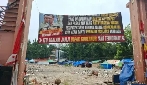 Pasar Taman Puring pascamusibah kebakaran besar yang menghanguskan tempat usaha mereka, Senin, 26 Oktober 2026. (Sumber: Poskota/Angga Pahlevi)