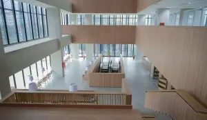Lima rekomendasi perpustakaan estetik di Jakarta yang menawarkan ruang baca nyaman, desain modern, dan fasilitas pendukung kegiatan literasi masyarakat. (Sumber: Jakarta Smart City)