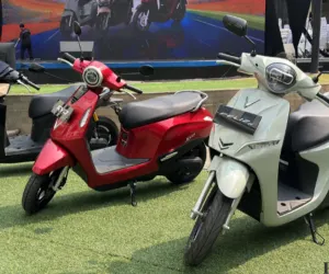 VinFast resmi mengumumkan harga motor listrik Evo, Feliz II, dan Viper di Indonesia. (Sumber: Poskota/Aldi Harlanda Irawan)