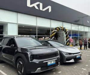 Kia Sales Indonesia meresmikan Kia Puri di Jakarta Barat dengan layanan penjualan, servis, dan suku cadang resmi. (Sumber: Poskota/Aldi Harlanda Irawan)