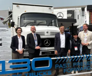 PT DCVI membawa perjalanan 130 tahun Mercedes-Benz Trucks ke Mining Indonesia 2026 melalui truk generasi terbaru. (Sumber: Poskota/Aldi Harlanda Irawan)