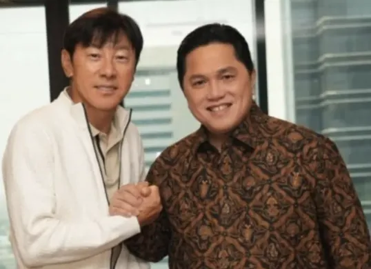 Shin Tae-yong dengan Erick Thohir (Sumber: Instagram/@shintaeyong7777)