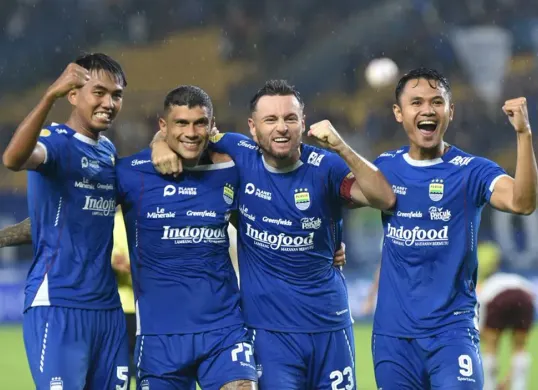 Prediksi pertandingan Liga 1, ancaman bagi Persib jika Dewa United menang. Simak jadwal dan analisisnya di sini! (Sumber: persib.co.id)