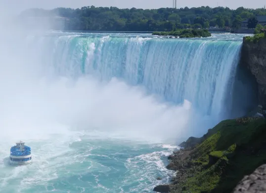 Air Terjun Niagara, yang berada di perbatasan antara negara bagian New York AS, dan wilayah provinsi Ontario, Kanada. (Sumber: Foto/Pixabay)