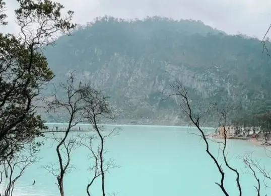 Kawah Putih Ciwidey (IG Kawah Putih @by_thrzia)