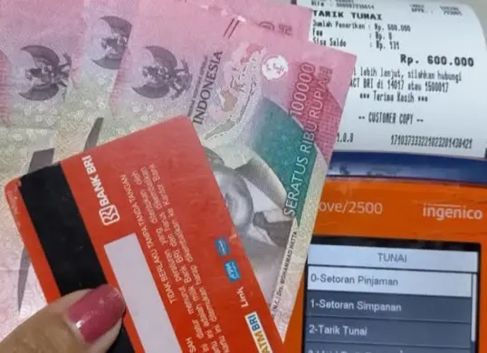 Ilustrasi - Penarikan dana bansos PKH sebesar Rp600.000 dari KKS bank BRI. (Sumber: Facebook/Info bansos bpnt, pkh)