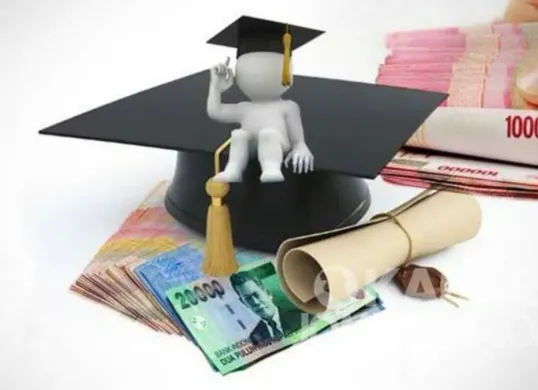 Perbandingan biaya UKT di berbagai universitas negeri di Indonesia. (Sumber: Pinterest)