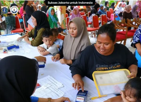 Penerima bantuan sosial dari Pemprov DKI Jakarta. (Sumber: dinsos.jakarta.go.id)