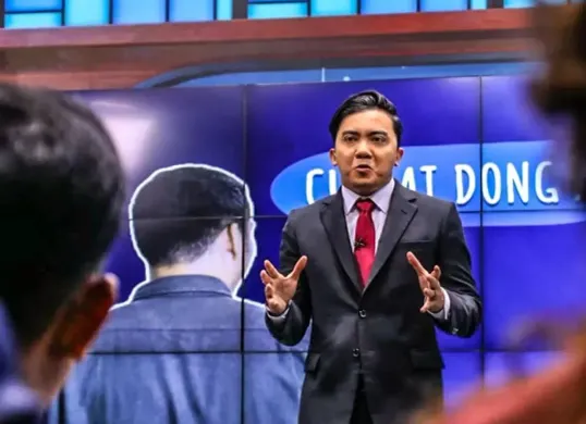 Presenter Metro TV, Valentinus Resa yang tengah viral dan menjadi buah bibir karena sindiran tajamnya. (Sumber: Instagram/@val_resa)