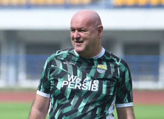 Potret pelatih Persib Bandung, Bojan Hodak. (Sumber: Persib)