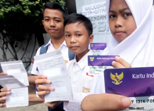 Program Indonesia Pintar tahun 2025 memberikan bantuan dengan nominal yang disesuaikan dengan jenjang pendidikan siswa. (Sumber: Dok/Kemendikbud)