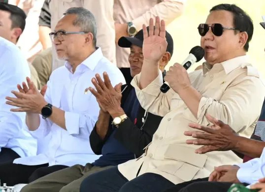Presiden Prabowo minta masyaratkan laporkan korupsi bila perlu rekam, kirim bukti, dan janji akan langsung ditindak. (Sumber: Dok Sekretariat Presiden)