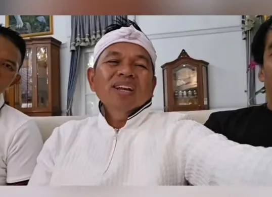Kang Dedi Mulyadi, Dadang Kosasih, dan Emen bertemu . Klarifikasi potongan uang kompensasi sopir angkot (Sumber: Instaram/@dedimuyadi71)
