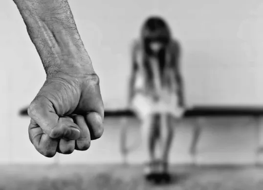 3 trik ini bisa nda coba untuk hadapi dc pinjol yang datang menagih ke rumah. (Sumber: Pixabay/Alexa)