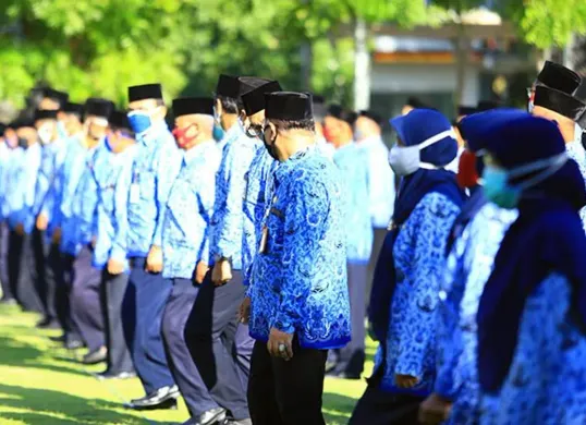 Info penting! Pensiunan PNS golongan IIIc akan terima gaji & tunjangan anak dalam 4 hari. Hitung nominalnya yang bisa tembus Rp3,9 juta. (Sumber: Pinterest)