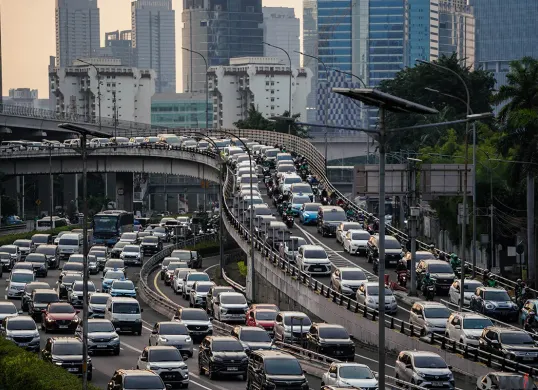 Melihat Padatnya Jalan Protokol di Jakarta Usai Libur Lebaran
