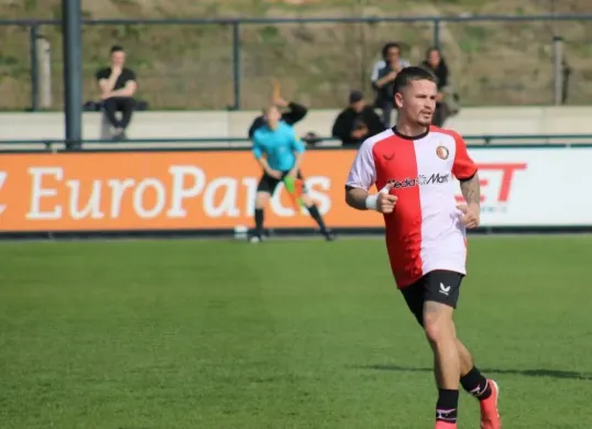 Delano Diego van der Heijden saat masih membela Feyenoord U-21, kini berstatus tanpa klub dan tengah mencari pelabuhan baru. (Sumber: IG: @delanodiegodevanderheijden50)