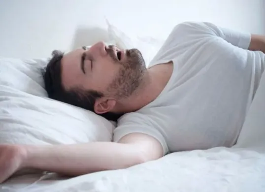 Simak 9 cara mudah dan efektif untuk mengatasi sleep apnea dan kebiasaan mengorok. (Sumber: Pinterest)