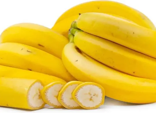 Buah pisang jadi solusi alami yang bantu atasi diare secara cepat dan aman agar cepat sembuh. Jaga pencernaan dengan pilihan makanan tepat. (Sumber: Pinterest)