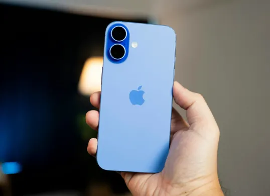 Baru Masuk, iPhone 16 Sudah Turun Harga Hingga 2 Jutaan, Cek Harga dan Spesifikasinya! (Sumber: Unsplash/Amanz)