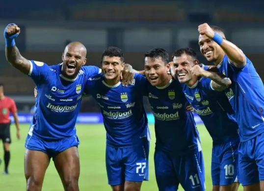 Update klasemen Liga 1 2024-25 setelah Dewa United memangkas jarak dengan Persib. (Sumber: Dok/Persib)
