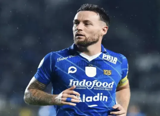 Marc Klok menekankan pentingnya konsistensi demi menjaga keunggulan atas Dewa United dan Persebaya. (Sumber: Dok/Persib)