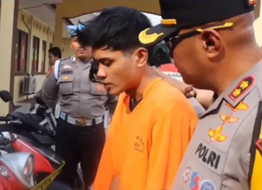 Komplotan maling nekat mencuri sepeda motor milik anggota polisi Polsek Cikande karena dendam. (Sumber: Tangkap Layar Instagram/@lagi.viral)