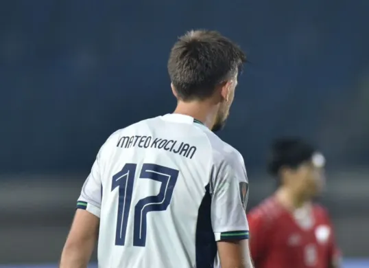 Mateo Kocijan berpotensi didepak di akhir musim ini karena kabarnya Persib sedang mengincar gelandang bertahan asal Korea Selatan milik Sabaj FC. (Sumber: persib.co.id)