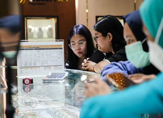 Harga emas perhiasan hari ini, Sabtu, 8 Agustus 2026 stabil di berbagai toko. (Sumber: Poskota/Bilal Nugraha Ginanjar)