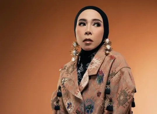 Perubahan wajah Melly Goeslaw Jadi Sorotan (Sumber: Instagram/melly_goeslaw)