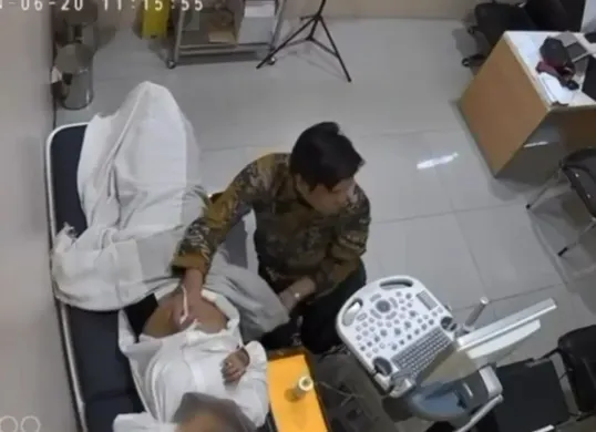 Kepala Dinas Kesehatan Garut, Leli Yuliani mengungkapkan sosok dokter dokter kandungan berinisial SF yang diduga melakukan pelecehan terhadap pasien saat pemeriksaan USG bukan berasal dari Garut. (Sumber: Instagram/@ahmadsahroni 88)