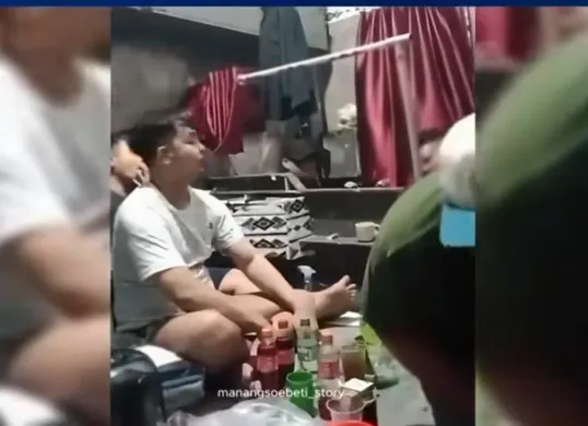 Sejumlah narapidana melakukan dugem dan pesta narkoba di dalam Rutan Pekanbaru. (Sumber: Capture video @manangsoebeti_story)